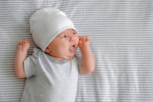 Muguet chez les bébés : symptômes, causes et traitement