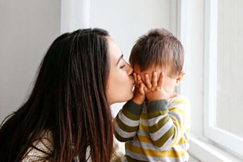 Mon enfant ne veut pas dire bonjour : que dois-je faire ?
