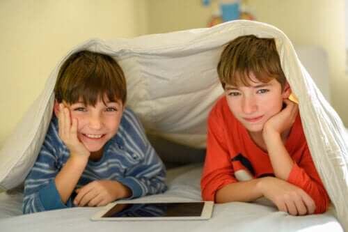 Comment préparer votre enfant à partager la chambre