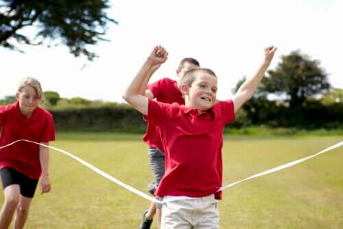 Que dois-je faire si mon enfant veut toujours gagner ?