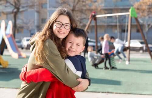 Éduquer un enfant et un adolescent: les différences