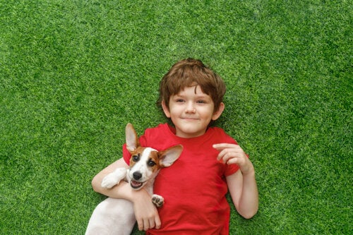 Avoir un chien peut augmenter le développement social et émotionnel des enfants