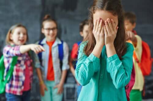 Apprendre aux enfants à agir face à l'agression d'autres enfants