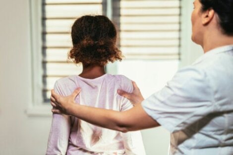 Exercices et étirements pour la scoliose chez les enfants