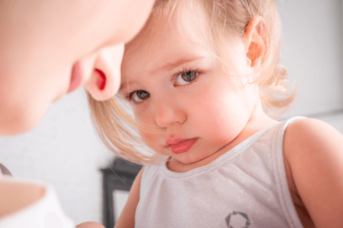 Clés pour parler à un enfant en colère et l'amener à nous écouter