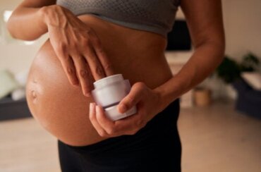 Les actifs cosmétiques à utiliser et à éviter pendant la grossesse
