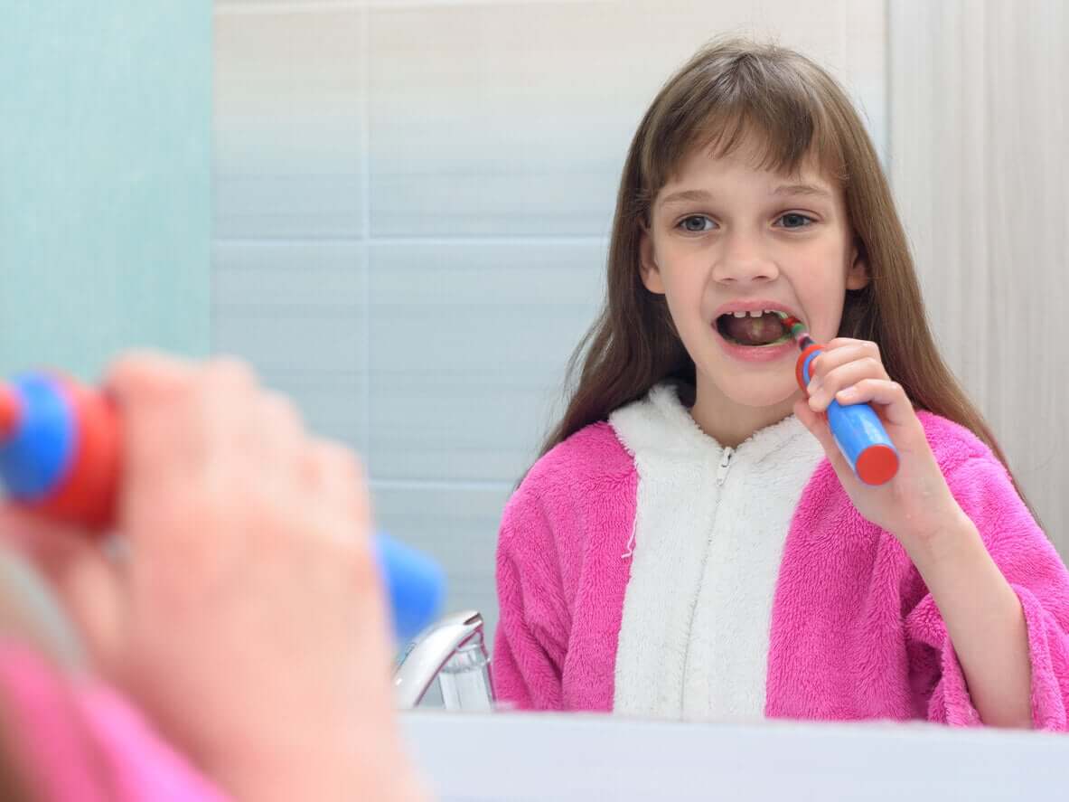 Faut-il utiliser une brosse à dents électrique pour les enfants ?