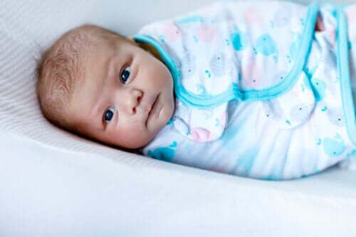 Comment emmailloter son bébé ? Guide complet