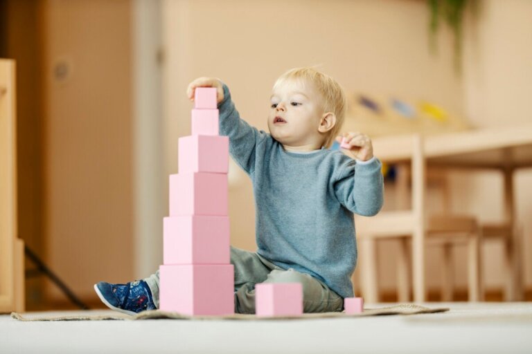 La tour rose Montessori: comment utiliser ce matériel?