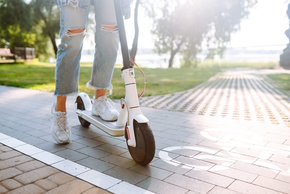 Trottinette électrique.