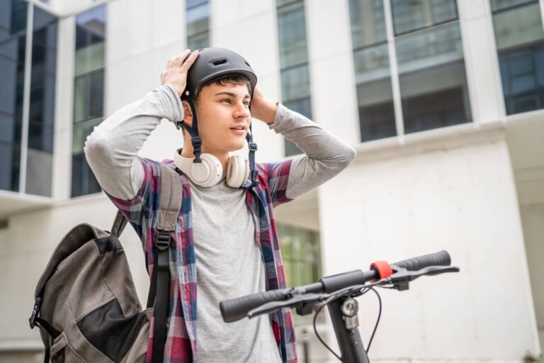 Trottinettes électriques et adolescents: comment éviter les risques?